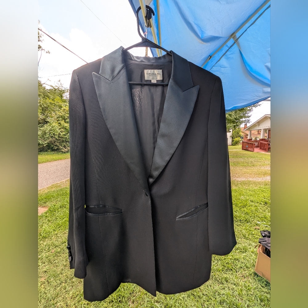 Emanuel Ungaro Black Tuxedo Jacket with Satin Lapel